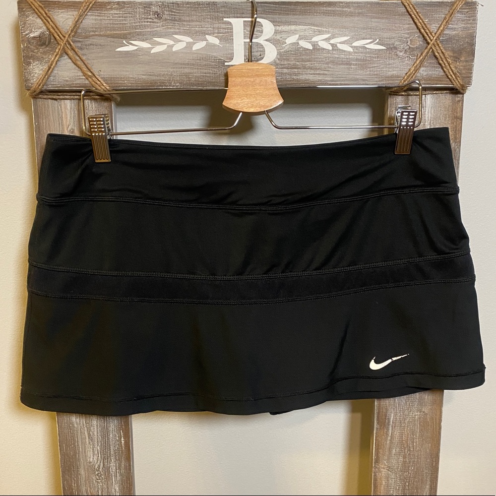 Nike Dri-Fit Black Athletic Tennis Skirt with Built-In Spandex Shorts | Size L